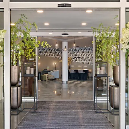 Leonardo Hotel 4*