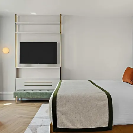 Hotel Leonardo