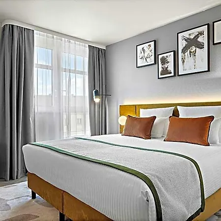 Leonardo Hotel
