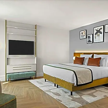 Hotel Leonardo